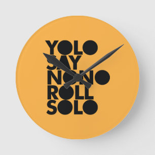 YOLO-Rollensolo gefüllt Runde Wanduhr