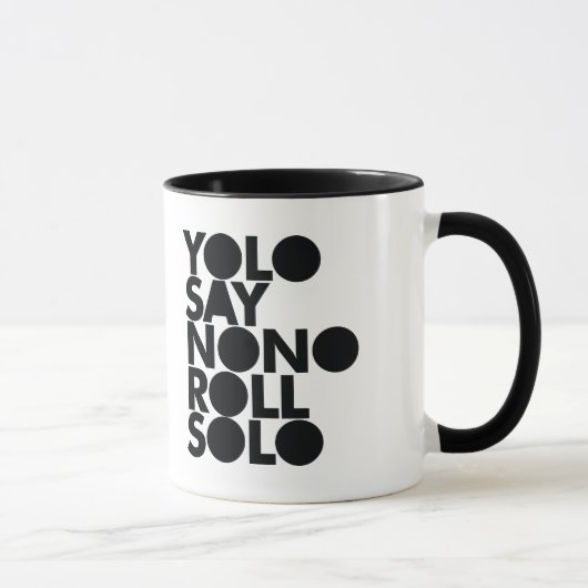 YOLO-Rollensolo gefüllt Tasse (Rechts)