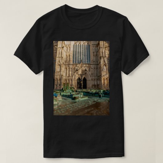 York Minster (Kathedrale) und Modell im Vordergrun T-Shirt (Design vorne)