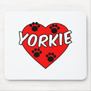Yorkie Dog Paw Prints und Rotes Herz Mousepad