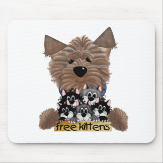 Yorkie geben Kätzchen frei Mousepad