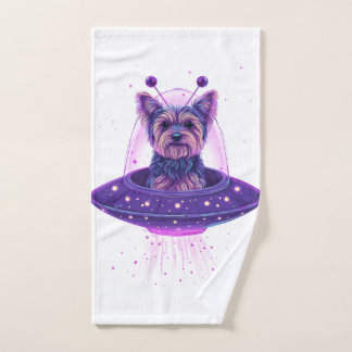 Yorkie � Hund aus einer anderen Welt Handtuch