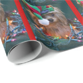Yorkie in der Elf-Hut-Weihnachtsverpackung Geschenkpapier (Rolleneckpunkt)