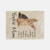 Yorkie Mama Fleece Blanket (Vorderseite (Horizontal))