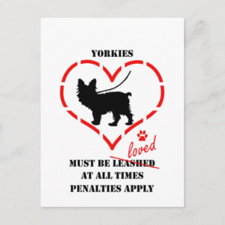 Yorkies müssen geliebt werden postkarte