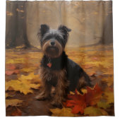 Yorkipoo im Herbstfall Inspiriert Duschvorhang (Vorderseite)