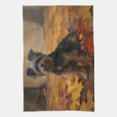 Yorkipoo im Herbstfall Inspiriert Geschirrtuch (Vertikal)