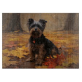 Yorkipoo im Herbstfall Inspiriert Schneidebrett (Vorderseite)