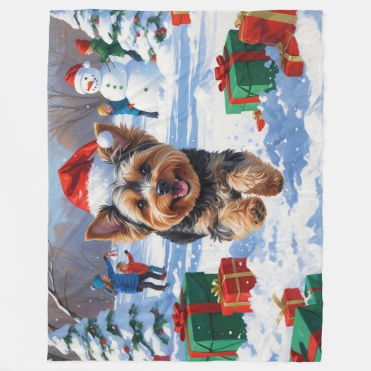 Yorkipoo läuft im Schnee mit Weihnachtshut Fleecedecke (Vorderseite)