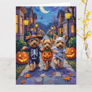Yorkipoo-Süßigkeiten-Sammeln in Halloween-Kostümen Karte
