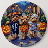 Yorkipoo Trick-or-Treating in Halloween-Kostümen Button (Vorderseite)