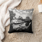 Yorkshire Canal Throw Pillow Kissen (Decke)