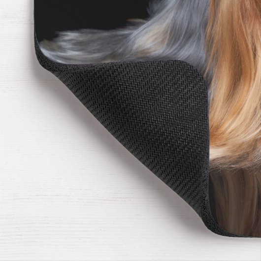 Yorkshire Terrier auf Schwarzem Mousepad (Ecke)