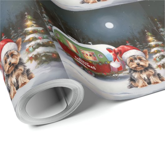 Yorkshire Terrier Caravan Christmas Adventure Geschenkpapier (Rolleneckpunkt)