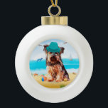Yorkshire Terrier Dog on Beach Keramik Kugel-Ornament<br><div class="desc">Ein Yorkshire Terrier Hund sitzt am Strand,  ist eine Geschenkidee für jemanden,  der diese Hundezüchtung Liebe hat.</div>