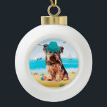 Yorkshire Terrier Dog on Beach Keramik Kugel-Ornament<br><div class="desc">Ein Yorkshire Terrier Hund sitzt am Strand,  ist eine Geschenkidee für jemanden,  der diese Hundezüchtung Liebe hat.</div>