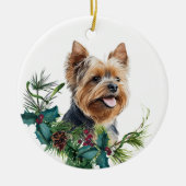 Yorkshire Terrier Dog Portrait Holly Wreath Keramik Ornament (Vorne)