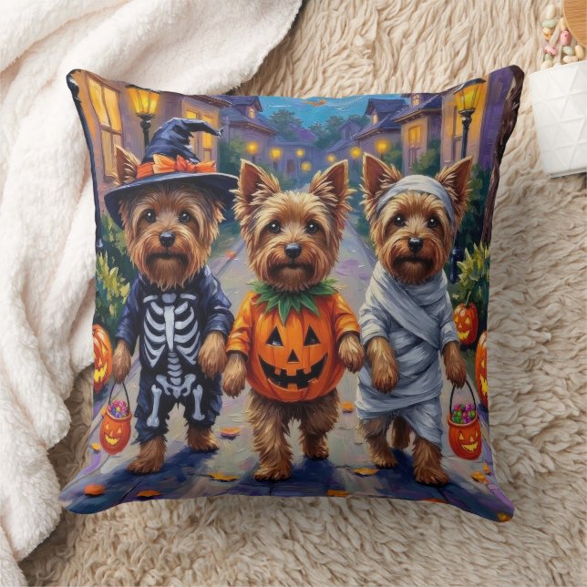 Yorkshire Terrier Dogs in Halloween Costumes Kissen (Decke)