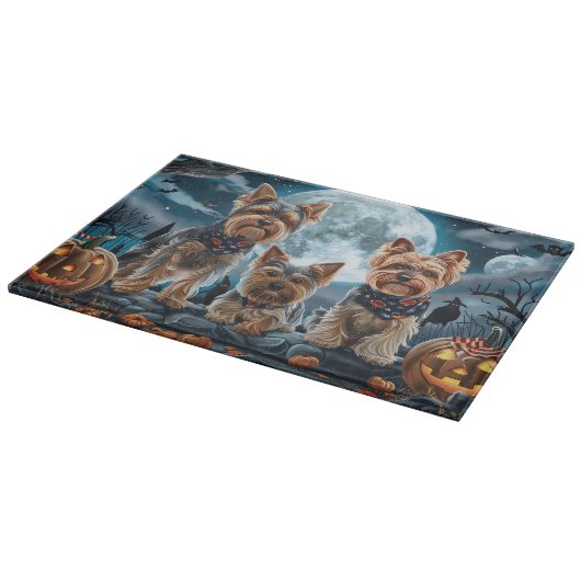 Yorkshire Terrier Halloween Spooky Schneidebrett (Ecke)