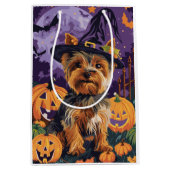 Yorkshire Terrier Hund Halloween Hexe und Pumpkin Mittlere Geschenktüte (Vorderseite)