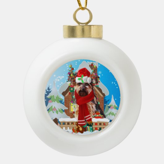 Yorkshire Terrier Hund mit Weihnachtsgeschenken Keramik Kugel-Ornament (Vorderseite)