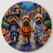 Yorkshire Terrier Hunde in Halloween Kostümen Button (Vorderseite)