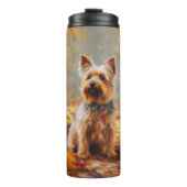 Yorkshire Terrier im Herbstfall Inspiriert Thermosbecher (Vorderseite)