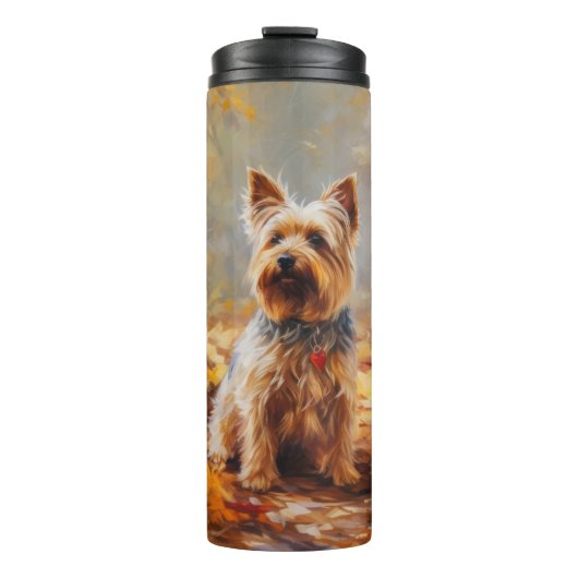 Yorkshire Terrier im Herbstfall Inspiriert Thermosbecher (Vorderseite)