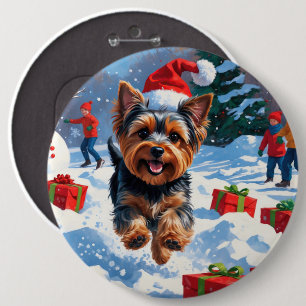 Yorkshire Terrier im Schnee mit Weihnachtsmütze Button