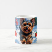 Yorkshire Terrier in Snow mit Weihnachtshut Kaffeetasse (Mittel)