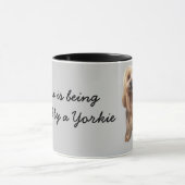 Yorkshire-Terrier-so niedliche Tasse (Zentrum)