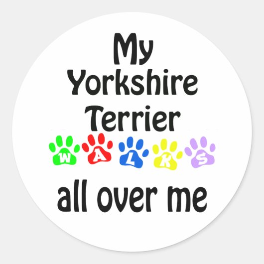 Yorkshire Terrier Walks Design Runder Aufkleber (Vorderseite)