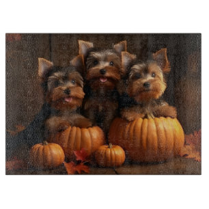 Yorkshire Terrier Welpe Herbstfreude Kürbis  Schneidebrett