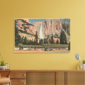 Yosemite, CA View Yosemite Lodge and Falls Leinwanddruck (Insitu (Wohnzimmer))