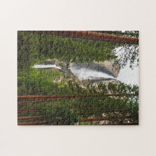 Yosemite Falls durch den Wald Puzzle (Horizontal)