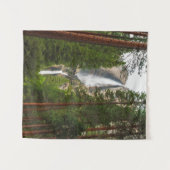 Yosemite Falls durch den Wald Wandteppich (Vorderseite (Horizontal))