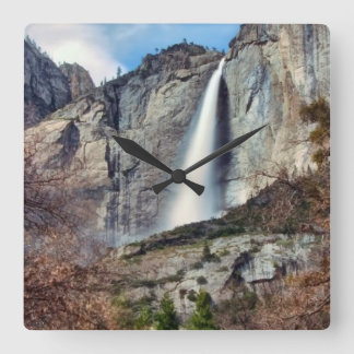 Yosemite Falls Quadratische Wanduhr