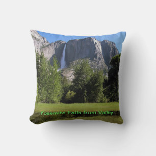 Yosemite Falls vom Tal in Kalifornien Kissen