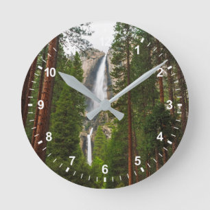 Yosemite fällt durch den Wald Runde Wanduhr