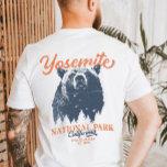 Yosemite Grizzly Bear California Nationalpark T-Shirt<br><div class="desc">Sind Sie bereit für Ihr nächstes Outdoor-Abenteuer? Der Yosemite Nationalpark T - Shirt ist eine ideale Wahl. Mit einem kühnen schwarzen Bär und einer landschaftlichen Waldlandschaft inspiriere Ihnen dieses Shirt, die Natur zu erforschen und zu umarmen. Entfesseln Sie Ihren inneren Entdecker und verpassen Sie nicht die Gelegenheit, die Wildnis in...</div>