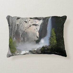 Yosemite Lower Falls am Lower Yosemite Falls Trail Zierkissen