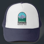 Yosemite National Park Halb Dome California Truckerkappe<br><div class="desc">Yosemite Vektorgrafik Design. Der Park ist berühmt für seine riesigen,  alten Sequoia-Bäume und für Tunnel View,  die ikonische Aussicht auf den Turm Bridalveil Fall und die Granitfelsen von El Capitan und Half Dome.</div>