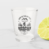 Yosemite National Park Home of the Big Foot Funny Schnapsglas (Vorderseite)