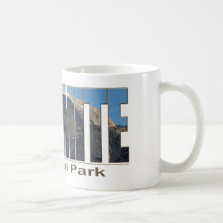 Yosemite Nationalpark Text mit halber Haube Kaffeetasse