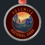 Yosemite Sunset Nationalpark Retro gestört Ornament Aus Metall<br><div class="desc">Yosemite Vektorgrafik Design. Der Park ist berühmt für seine riesigen,  alten Sequoia-Bäume und für Tunnel View,  die ikonische Aussicht auf den Turm Bridalveil Fall und die Granitfelsen von El Capitan und Half Dome.</div>