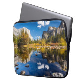 Yosemite-Tal im Fall Laptopschutzhülle (Vorderseite Links)
