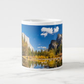 Yosemite Valley im Herbst Jumbo-Tasse (Vorderseite)