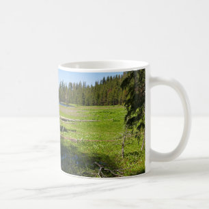 Yosemite-Wiese mit Sternschnuppen Kaffeetasse