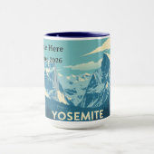 Yosemite Winter Retro: Half Dome & Schneegipfel Tasse (Zentrum)