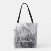 Yosemite's Half Dome im Winter mit Yosemite Text Tasche (Rückseite)